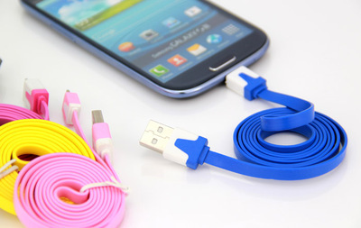 选择多彩Micro USB数据线 连接手机与个性饰品的桥梁